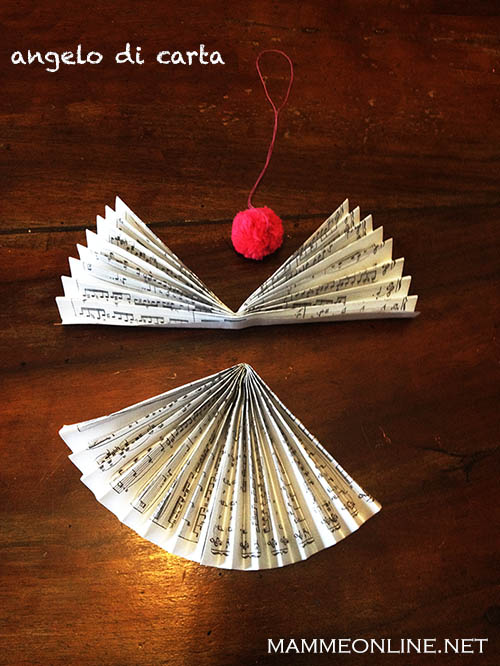 Angelo di Natale di carta Angelo di Natale di carta